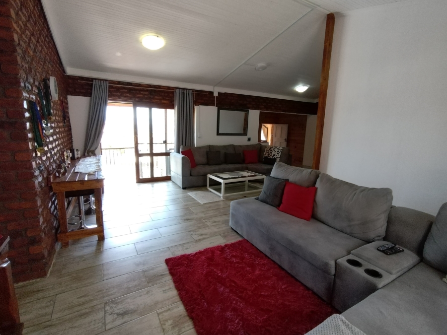 5 Bedroom Property for Sale in Wavecrest Eastern Cape